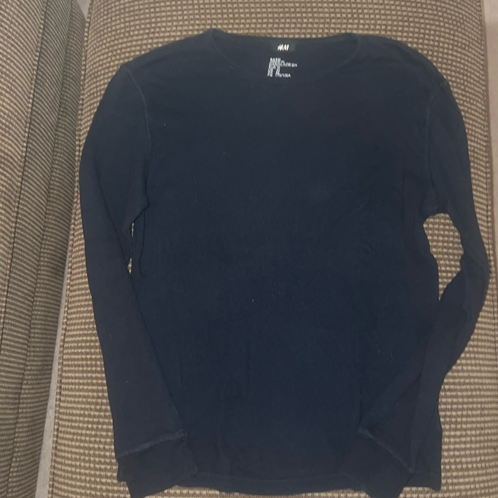 EUC H&M waffle long sleeve size medium off black